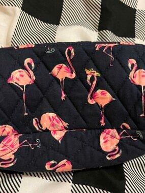 LIKE NEW Vera Bradley Flamingo Fiesta Quilted Cosmetic Case, Pink Flamingo Print